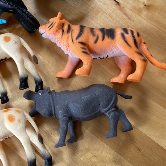 GUC set of 13 plastic animals for block center or other pretend play! - Picture 2 of 8